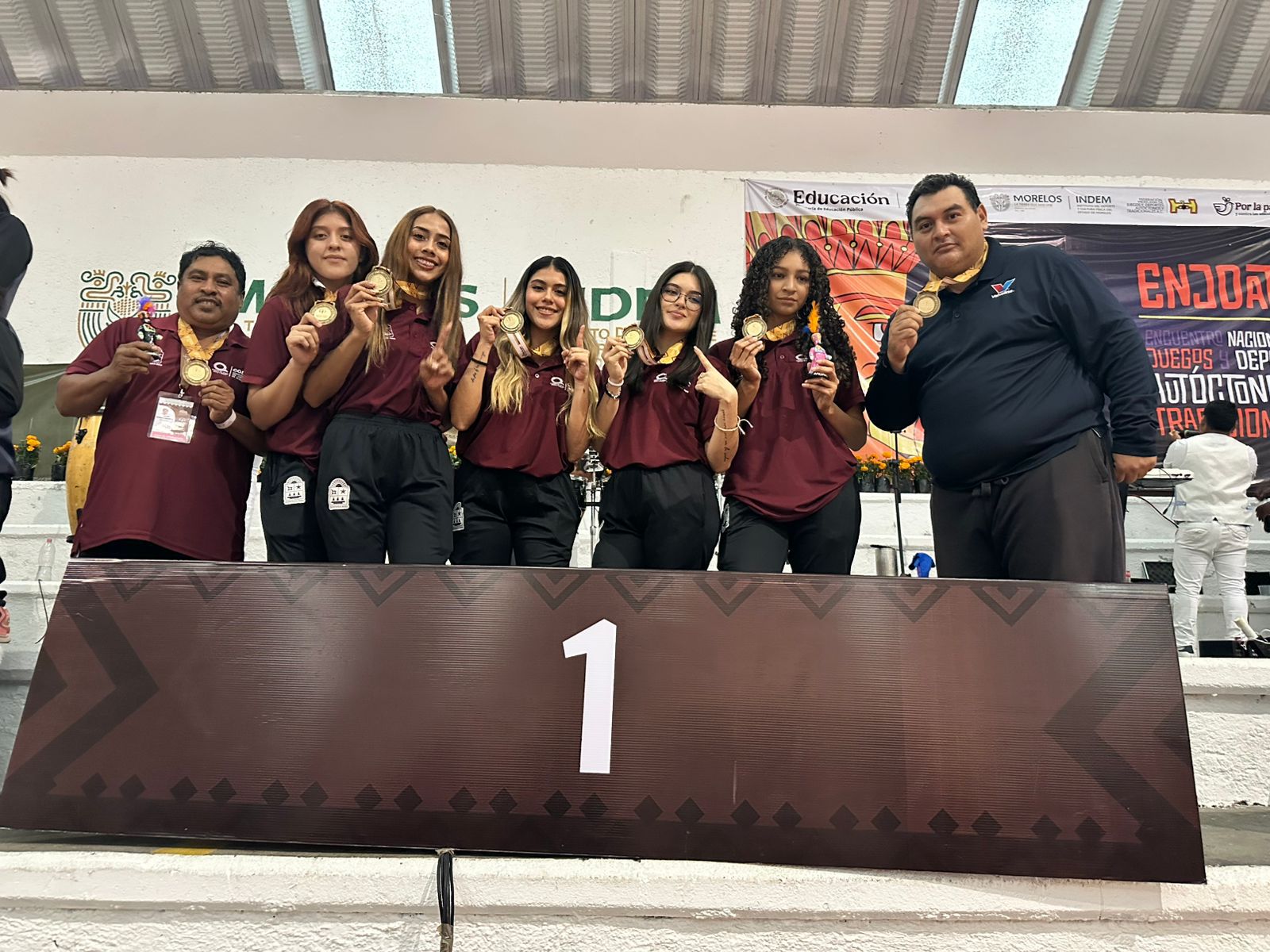 El equipo femenil de voleibol de Quintana Roo conquistó el oro invicto en los Juegos Nacionales Populares Indígenas 2025. Un triunfo que demuestra su poderío y eleva al estado al podio del deporte nacional.